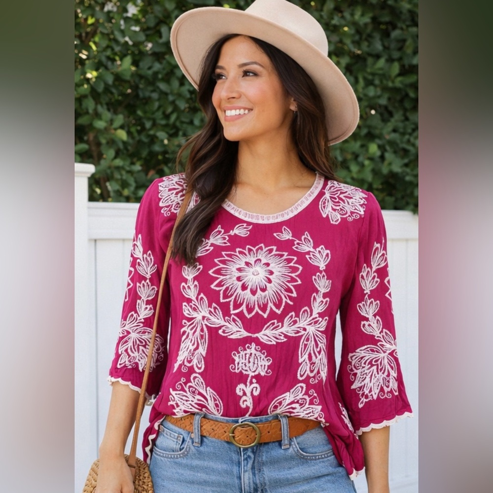 Solitaire Anthropologie Raspberry Embroidered Festival Boho Bell Sleeves Top
